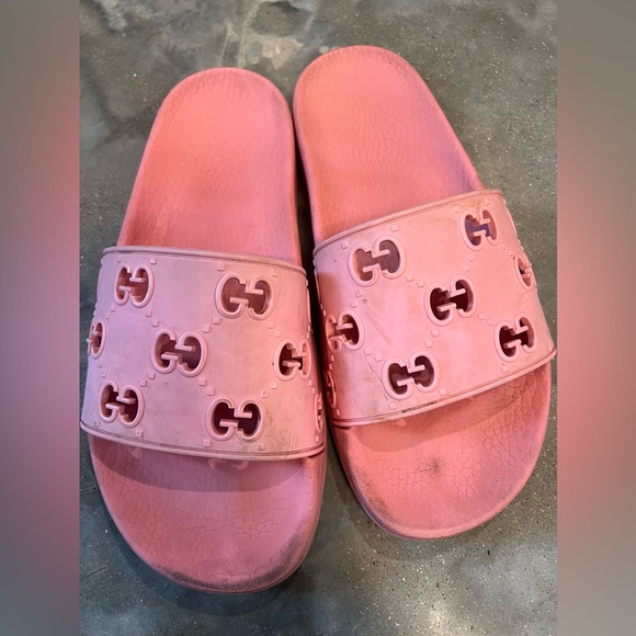 Authentic Gucci rubber slides - Picture 1 of 6